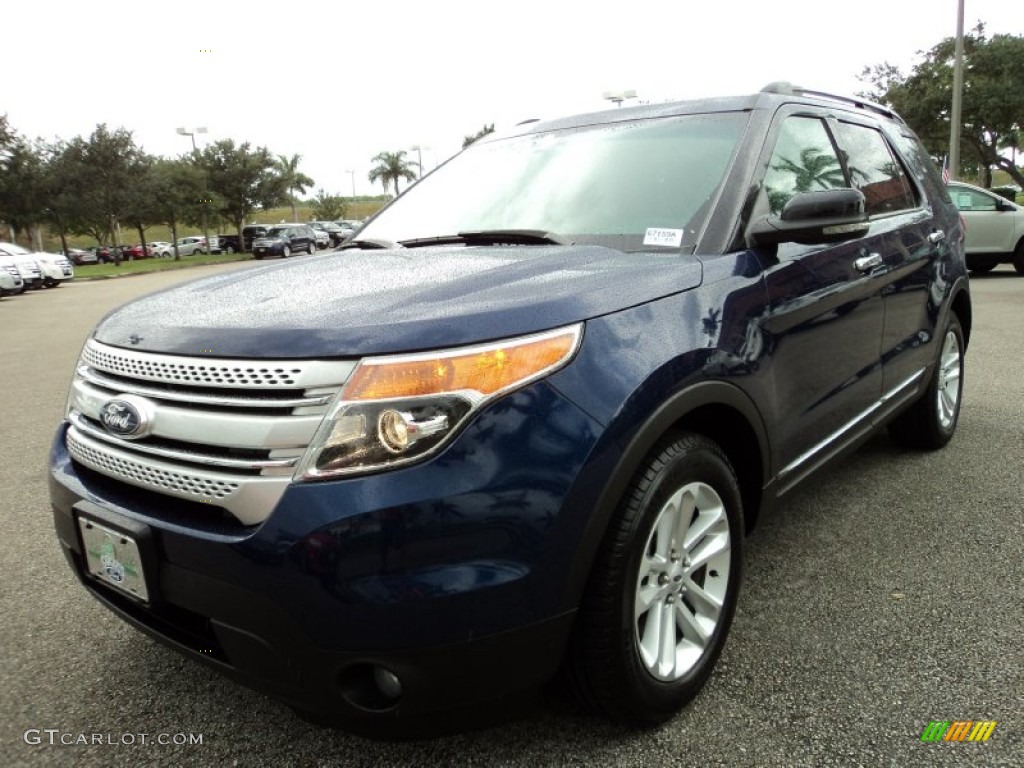 2012 Explorer XLT - Dark Pearl Blue Metallic / Medium Light Stone photo #13