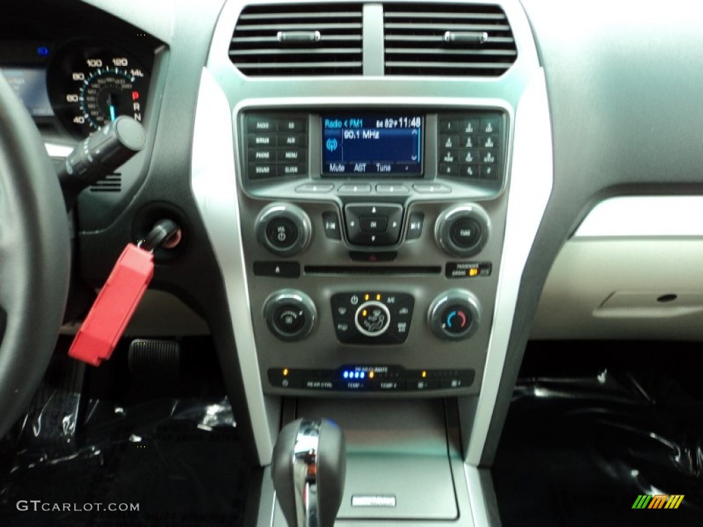 2012 Explorer XLT - Dark Pearl Blue Metallic / Medium Light Stone photo #28