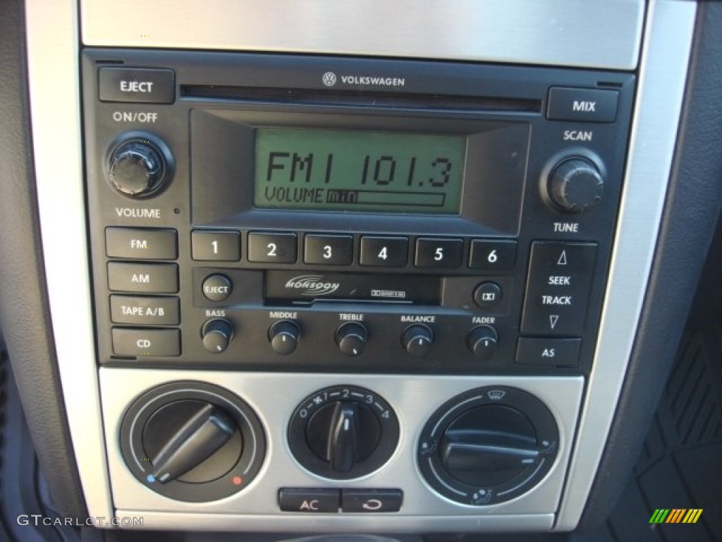 2005 Volkswagen Jetta GLI Sedan Audio System Photo #85093289