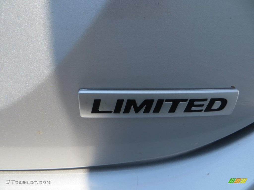 2013 Elantra Limited - Shimmering Air Silver / Gray photo #14