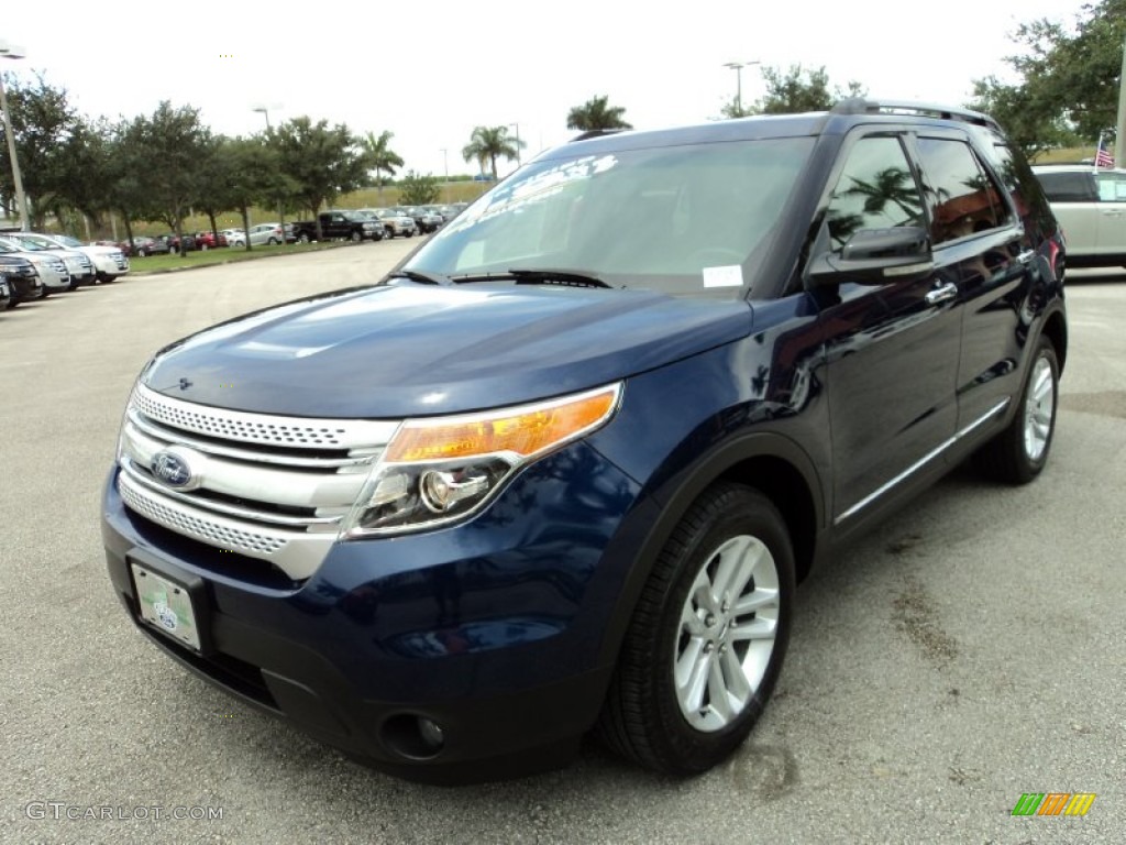 2012 Explorer XLT - Dark Pearl Blue Metallic / Charcoal Black photo #13