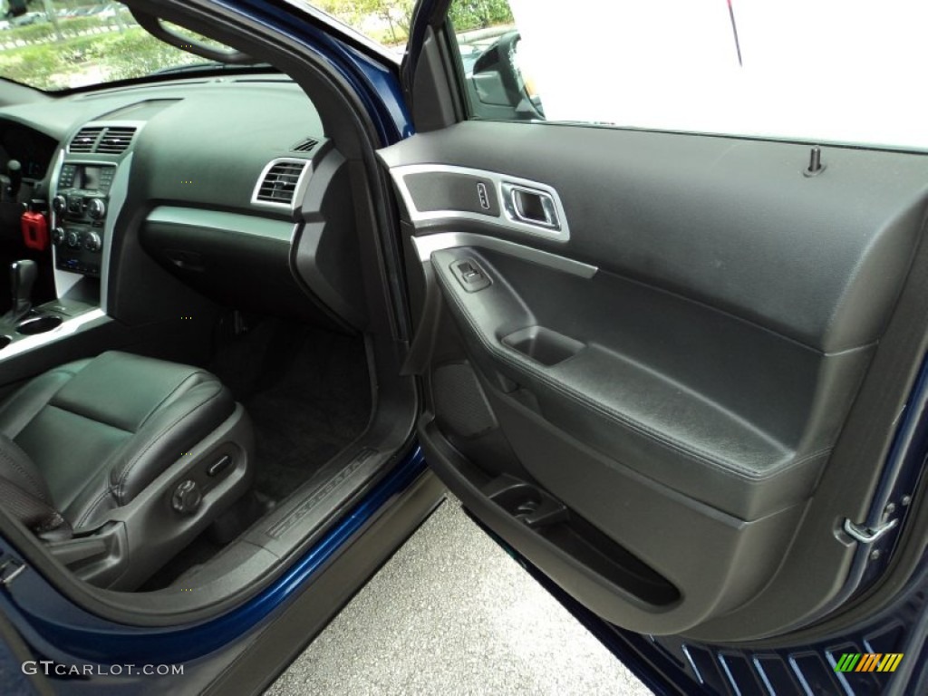 2012 Explorer XLT - Dark Pearl Blue Metallic / Charcoal Black photo #20