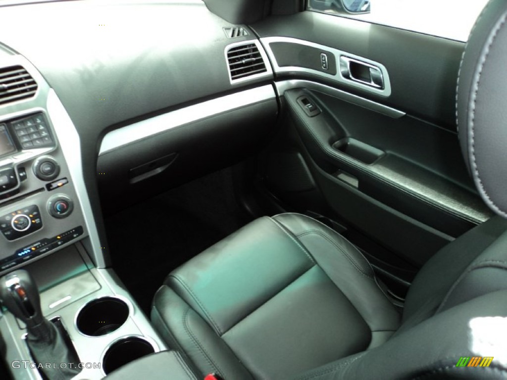 2012 Explorer XLT - Dark Pearl Blue Metallic / Charcoal Black photo #29