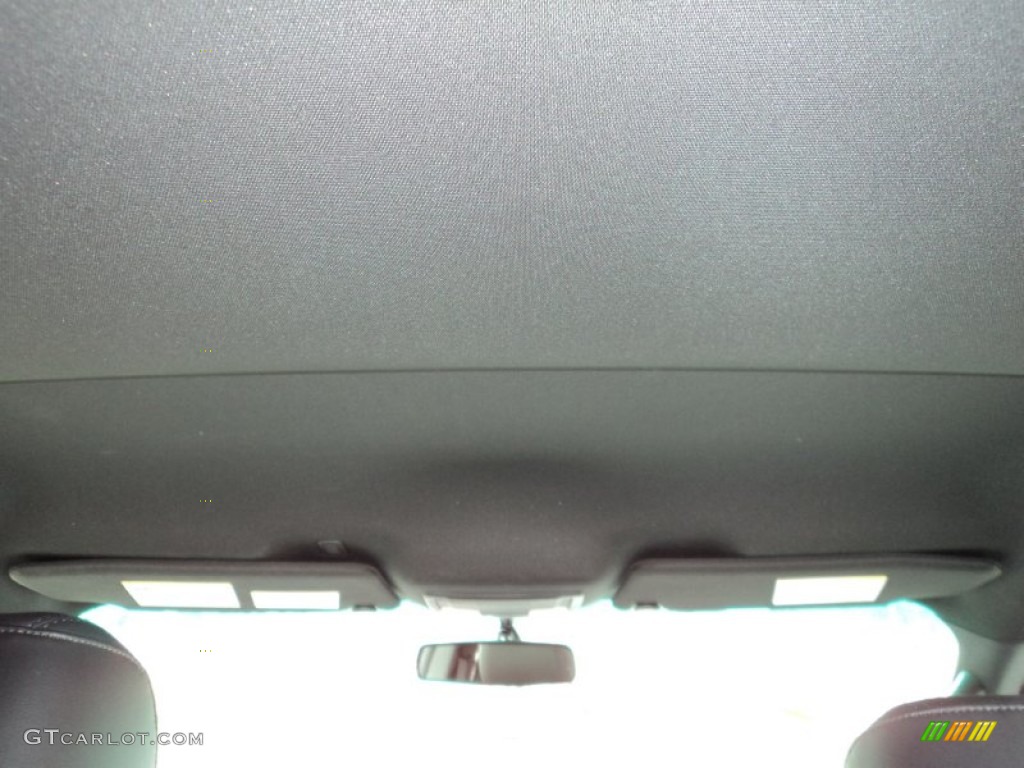 2012 Explorer XLT - Dark Pearl Blue Metallic / Charcoal Black photo #30