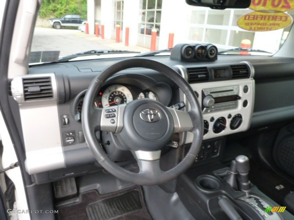 2010 Toyota FJ Cruiser 4WD Dashboard Photos