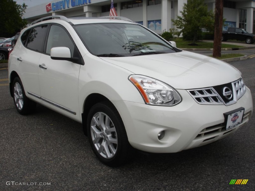 2011 Rogue SL AWD - Pearl White / Black photo #3