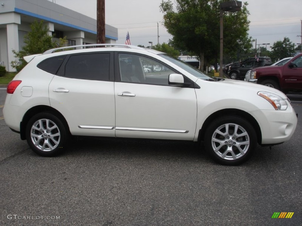 2011 Rogue SL AWD - Pearl White / Black photo #4