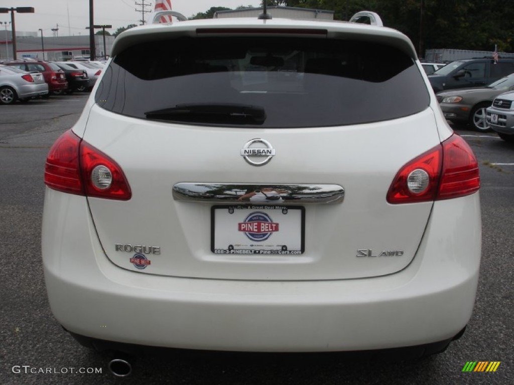 2011 Rogue SL AWD - Pearl White / Black photo #8