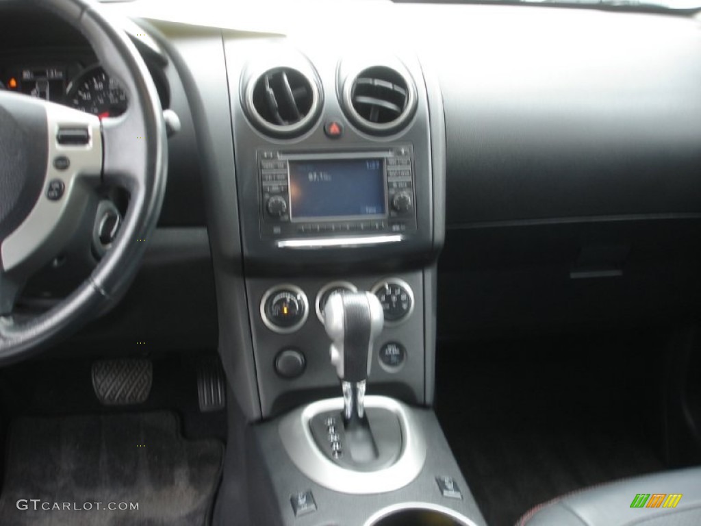 2011 Rogue SL AWD - Pearl White / Black photo #13