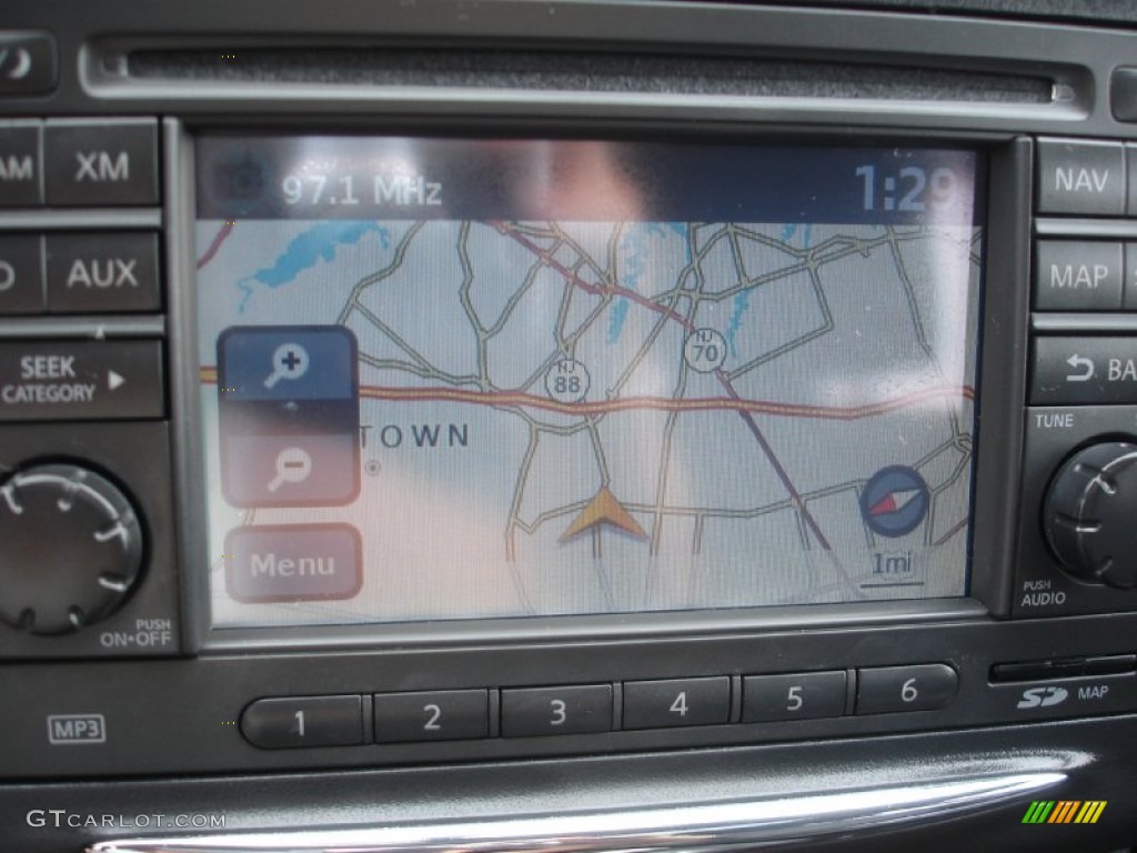 2011 Rogue SL AWD - Pearl White / Black photo #19