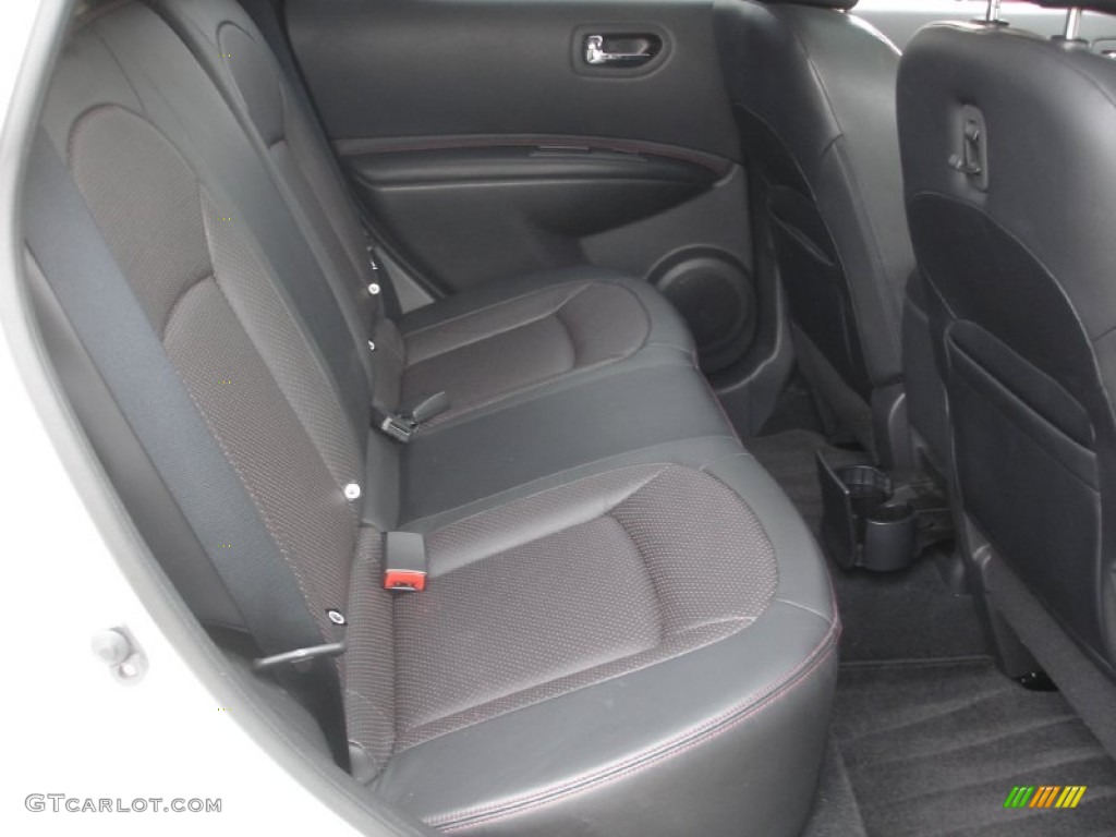 2011 Rogue SL AWD - Pearl White / Black photo #23
