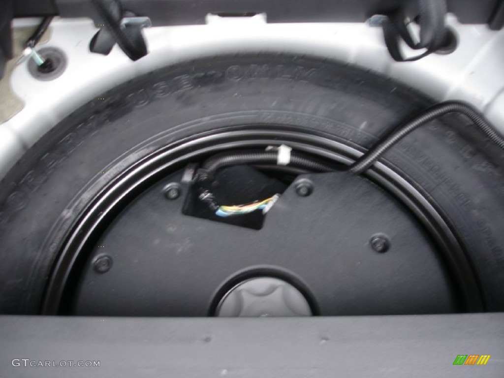 2011 Rogue SL AWD - Pearl White / Black photo #29