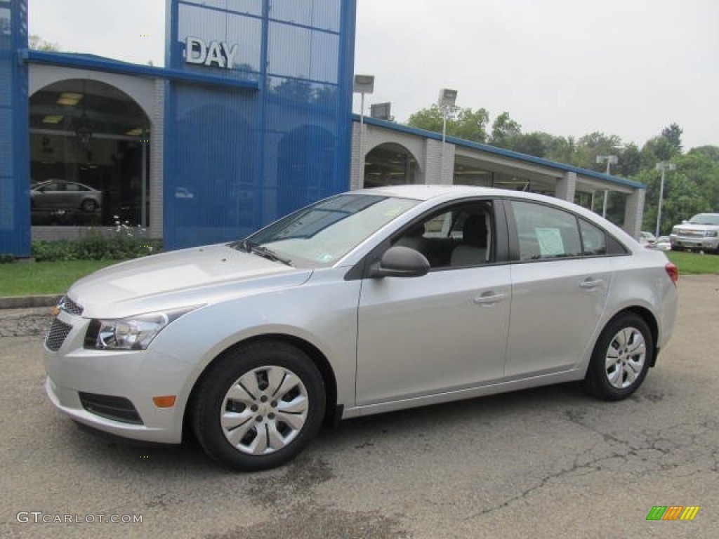 2014 Cruze LS - Silver Ice Metallic / Jet Black/Medium Titanium photo #1