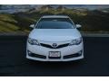 2014 Super White Toyota Camry SE  photo #3