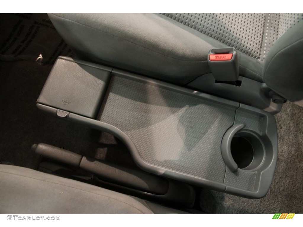 2005 MPV ES - Black Mica / Gray photo #10