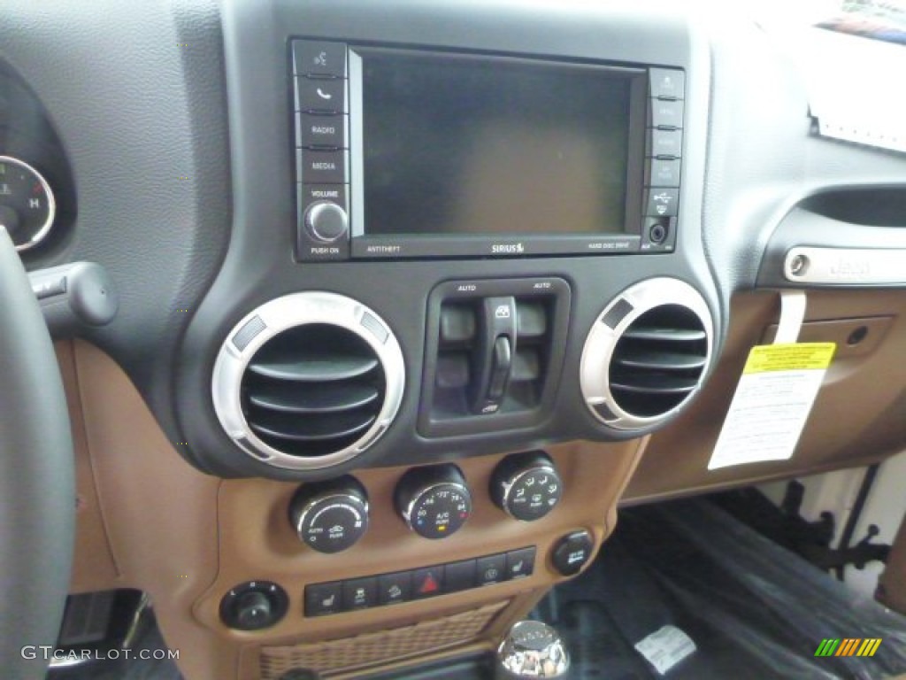 2014 Jeep Wrangler Unlimited Sahara 4x4 Controls Photo #85111002