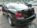Black Clear Coat - Avenger SXT Photo No. 3