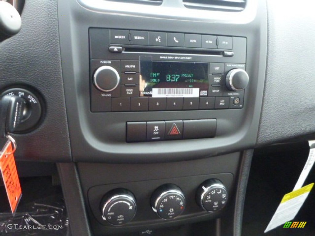 2014 Dodge Avenger SXT Controls Photo #85111706