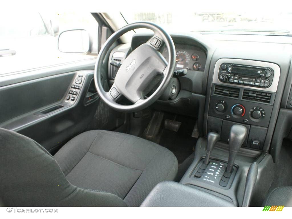 2002 Grand Cherokee Laredo 4x4 - Graphite Metallic / Dark Slate Gray photo #18