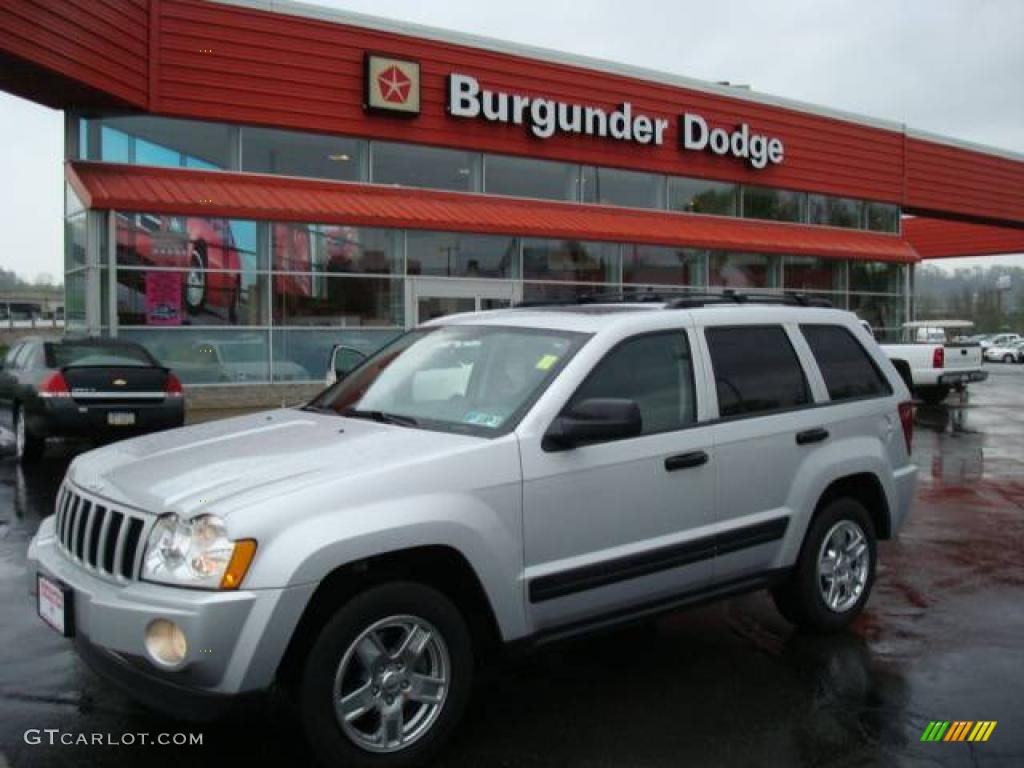 2005 Grand Cherokee Laredo 4x4 - Bright Silver Metallic / Medium Slate Gray photo #1