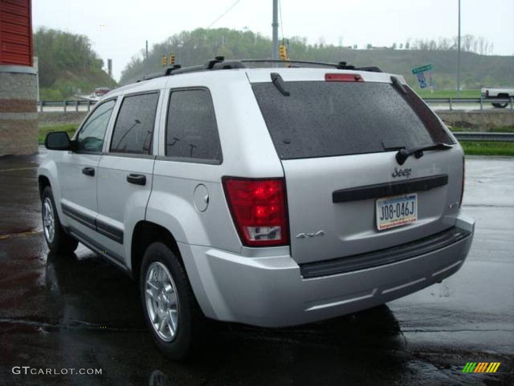 2005 Grand Cherokee Laredo 4x4 - Bright Silver Metallic / Medium Slate Gray photo #3