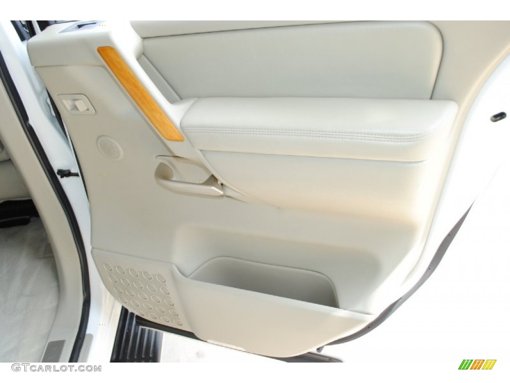 2006 Infiniti QX 56 4WD Door Panel Photos