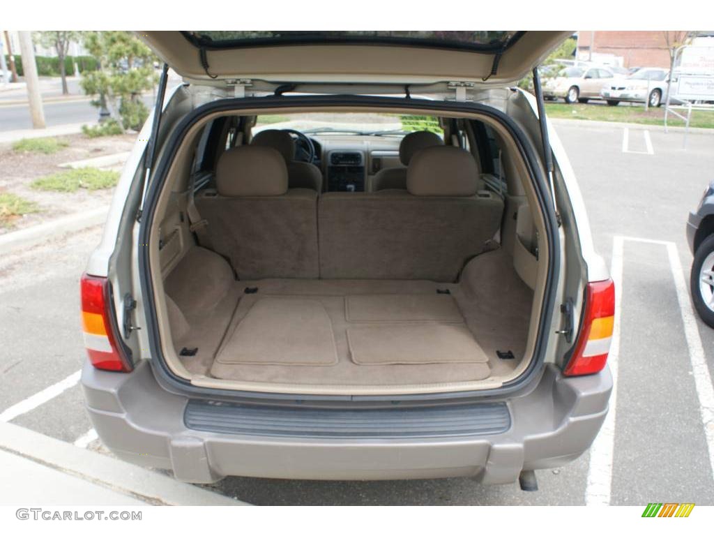 2003 Grand Cherokee Laredo 4x4 - Light Pewter Metallic / Sandstone photo #8