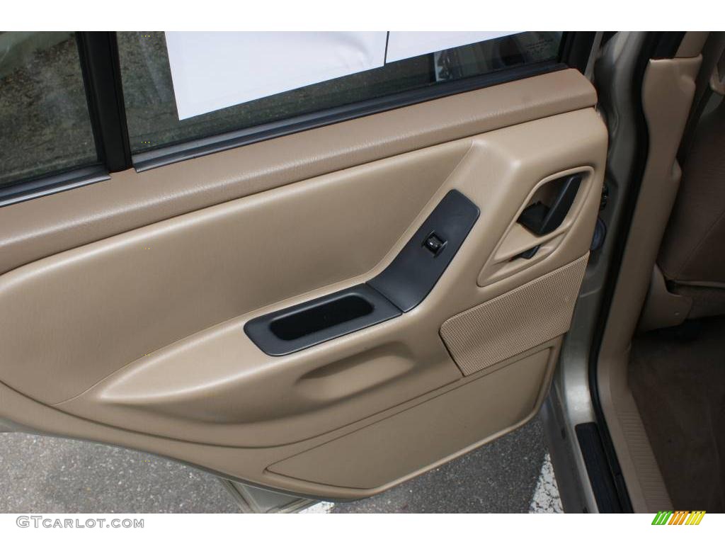 2003 Grand Cherokee Laredo 4x4 - Light Pewter Metallic / Sandstone photo #13