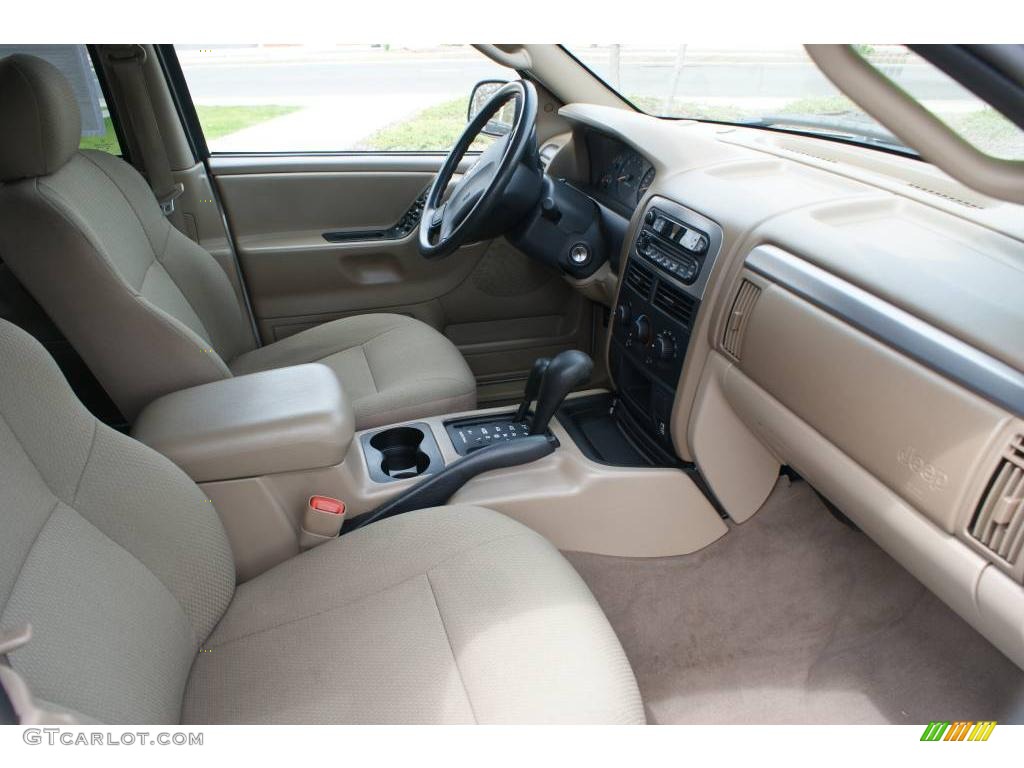 2003 Grand Cherokee Laredo 4x4 - Light Pewter Metallic / Sandstone photo #15