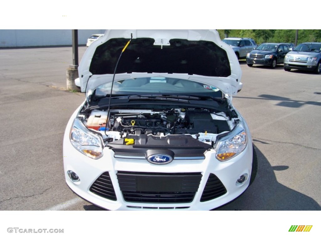 2012 Focus SE 5-Door - Oxford White / Stone photo #18