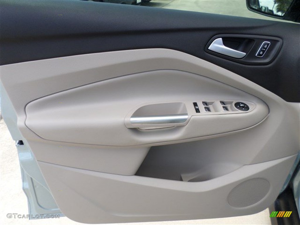 2013 Ford C-Max Energi Medium Light Stone Door Panel Photo #85121417