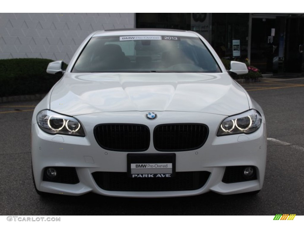 2013 5 Series 550i xDrive Sedan - Alpine White / Black photo #2