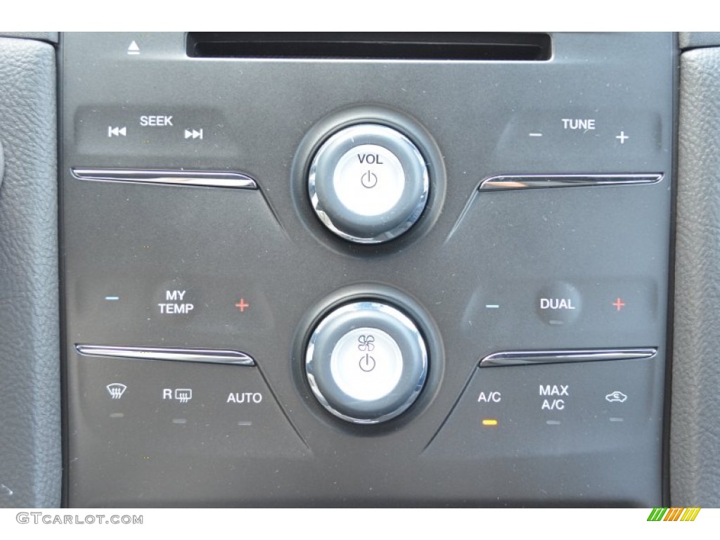2014 Ford Taurus SEL Controls Photo #85126613