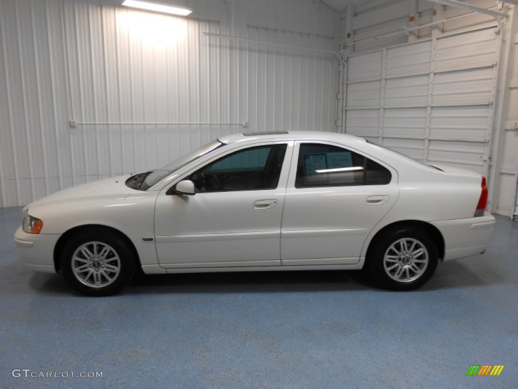 2005 S60 2.4 - Ice White / Taupe/Light Taupe photo #1