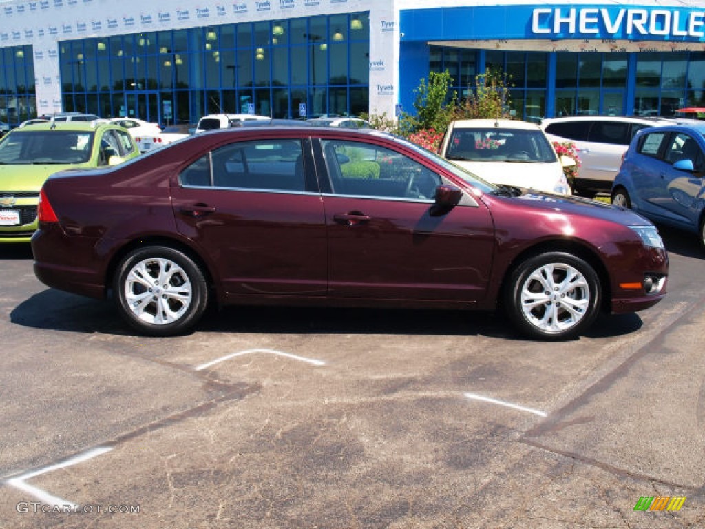 Bordeaux Reserve Metallic Ford Fusion