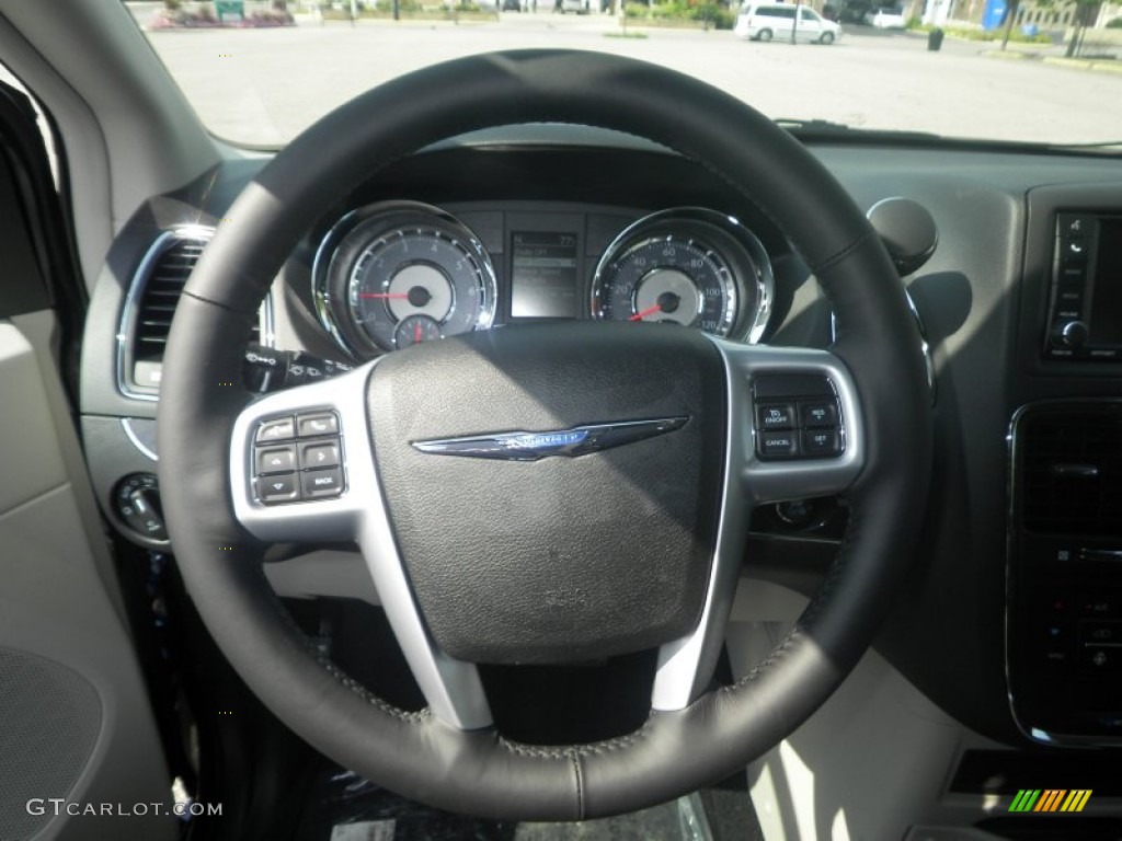 2014 Chrysler Town & Country Touring-L Black/Light Graystone Steering Wheel Photo #85132586
