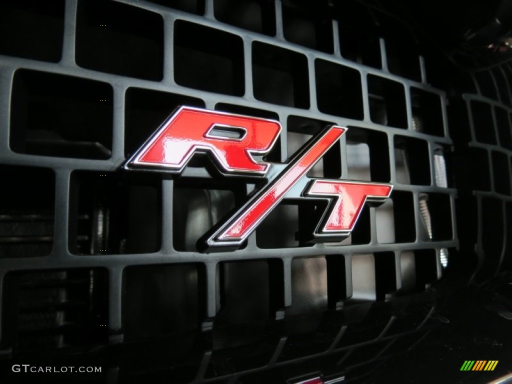 2014 Dodge Challenger R/T Blacktop Marks and Logos Photos