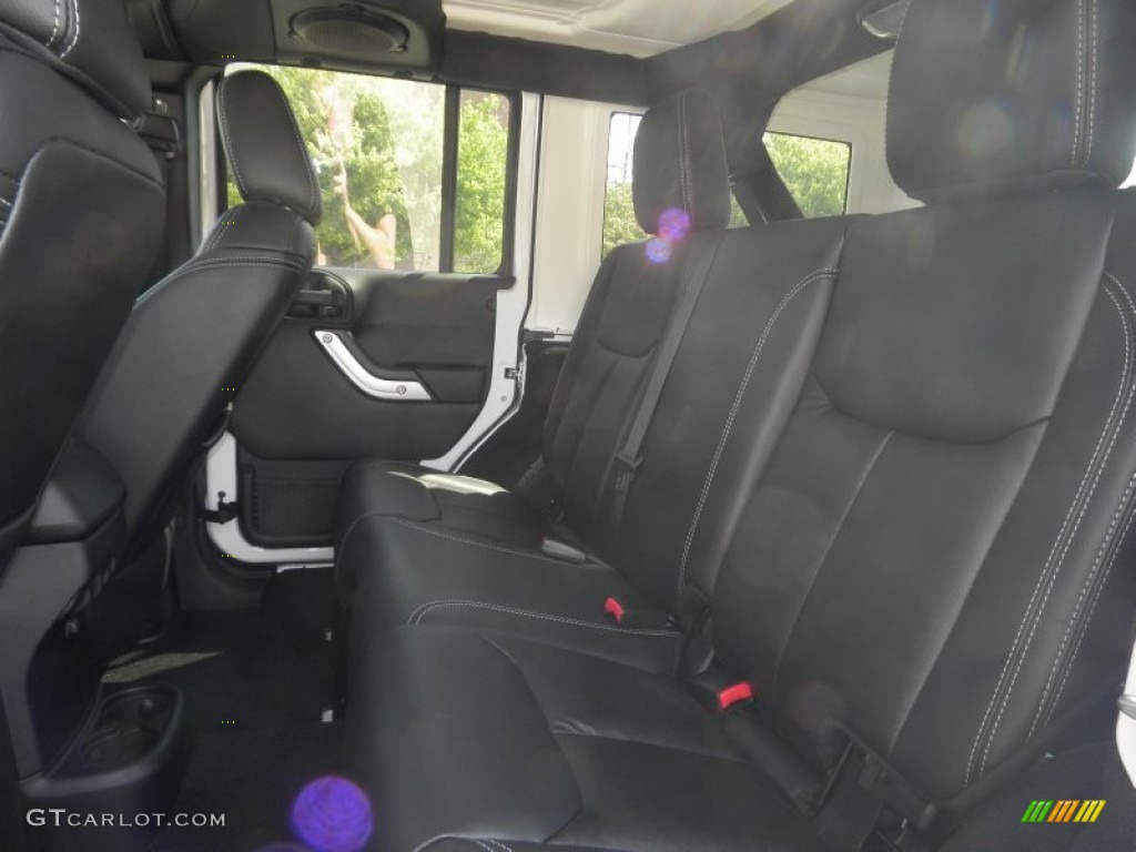 Black Interior 2014 Jeep Wrangler Unlimited Sahara 4x4 Photo #85132949