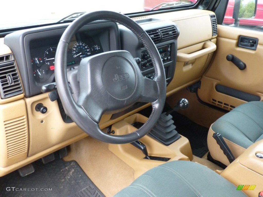 Tan Interior 1997 Jeep Wrangler Sahara 4x4 Photo #85133387
