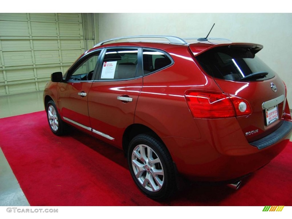 2011 Rogue SV - Cayenne Red / Black photo #4