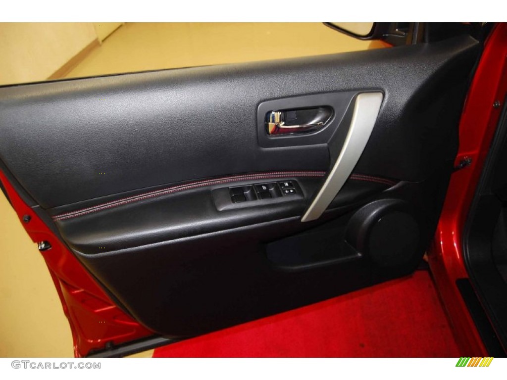2011 Rogue SV - Cayenne Red / Black photo #9