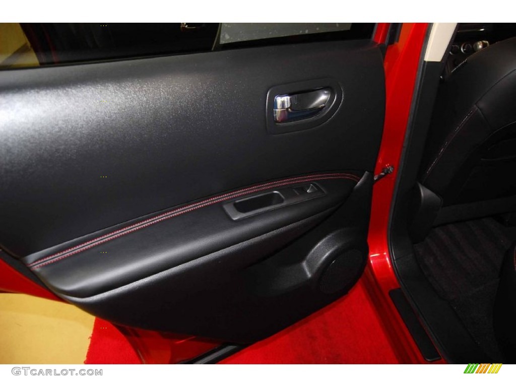 2011 Rogue SV - Cayenne Red / Black photo #14