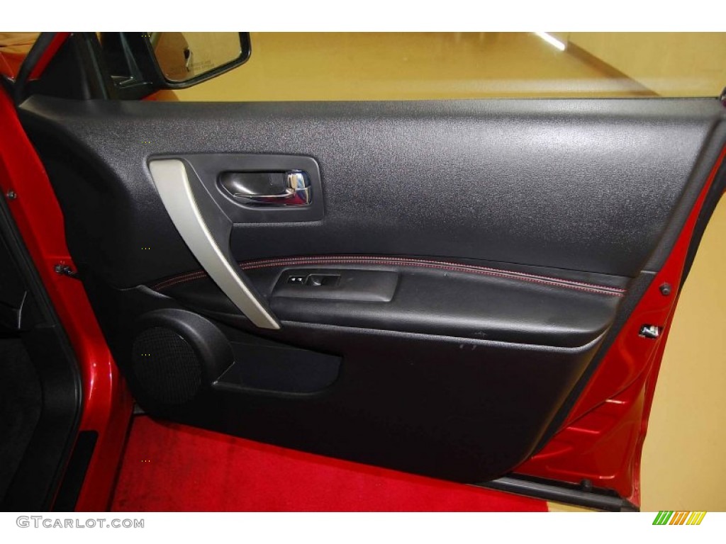 2011 Rogue SV - Cayenne Red / Black photo #19