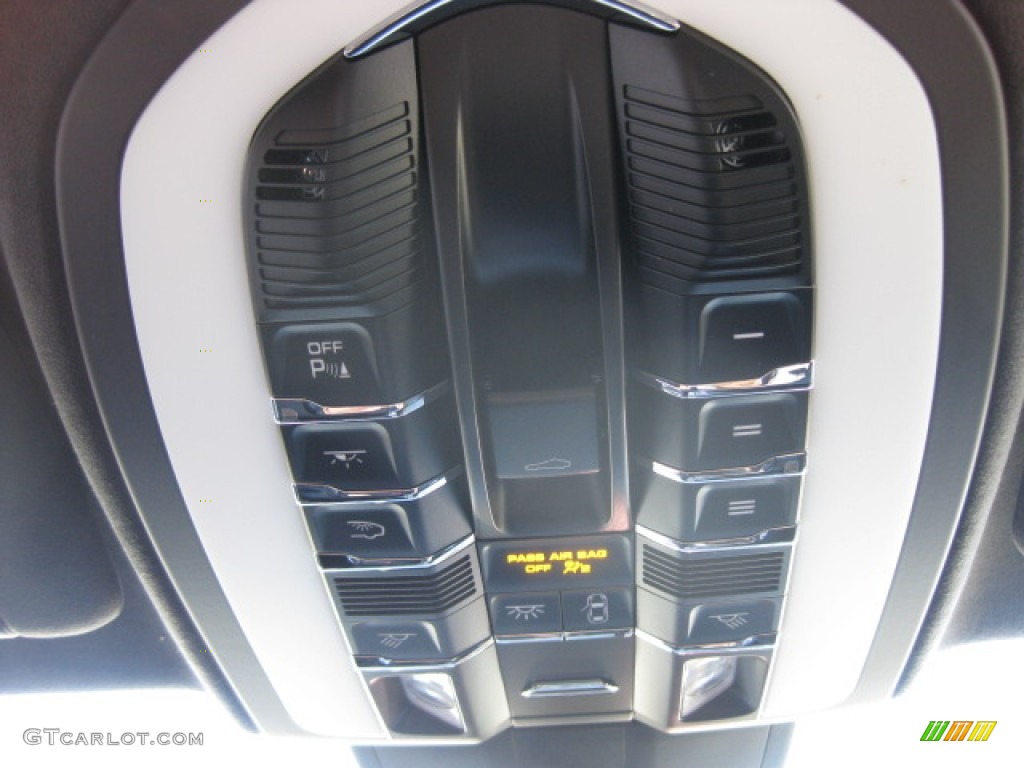 2012 Porsche Panamera Turbo S Controls Photos