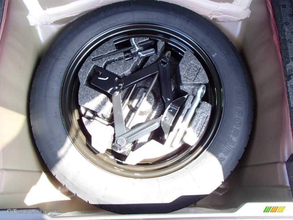 2013 Outback 2.5i Premium - Venetian Red Pearl / Black photo #23