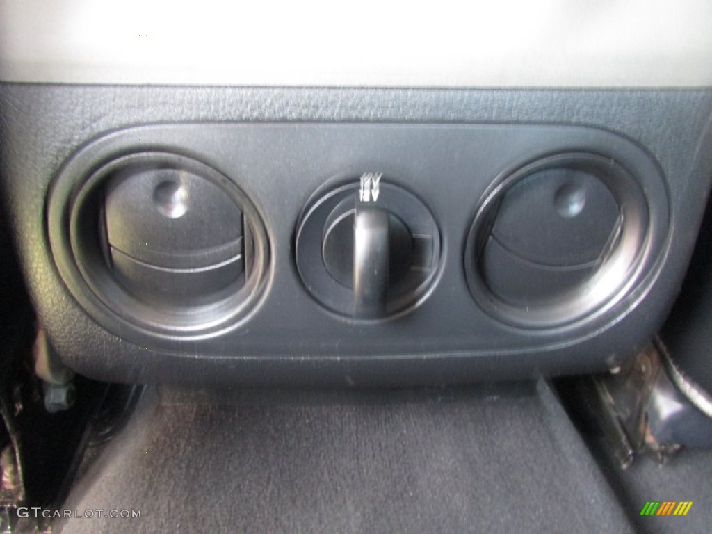 2005 F150 Lariat SuperCrew 4x4 - Oxford White / Black photo #54
