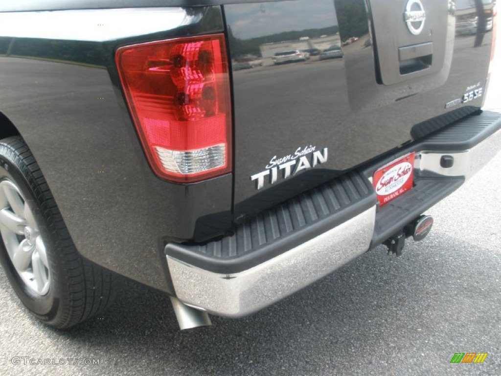 2009 Titan SE Crew Cab - Galaxy Black / Almond photo #20