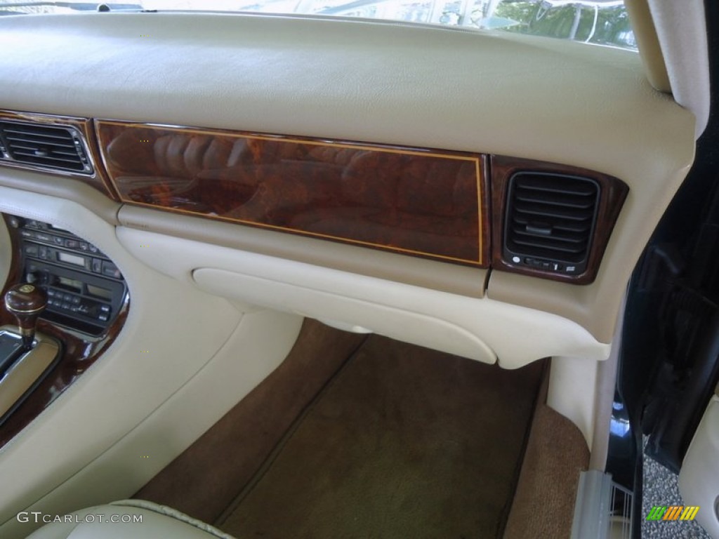 1996 XJ Vanden Plas - British Racing Green / Ivory photo #71