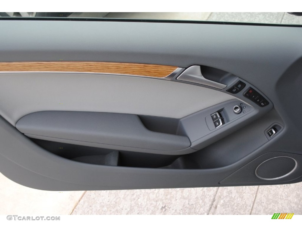 2014 Audi A5 2.0T quattro Coupe Marks and Logos Photos