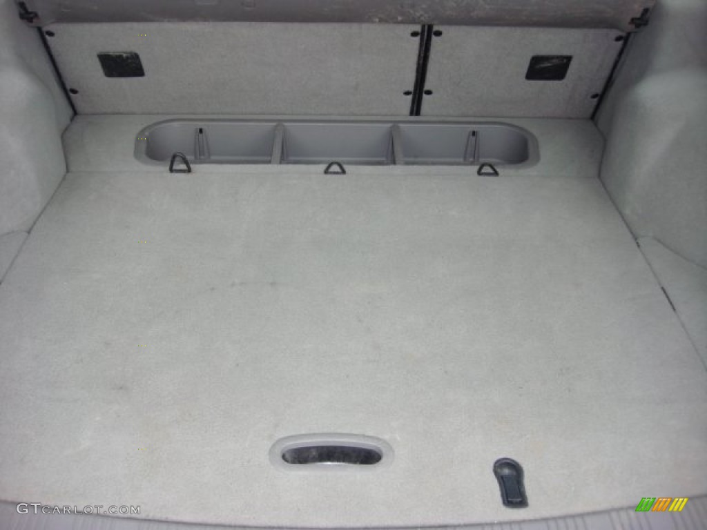 2001 Saturn L Series LW300 Wagon Trunk Photo #85148954